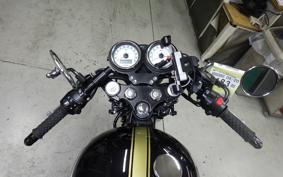 TRIUMPH THRUXTON 900