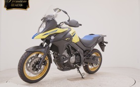 SUZUKI Vｽﾄﾛｰﾑ650XTA 2026 C733M