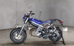SUZUKI STREET MAGIC CF12A