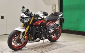 TRIUMPH STREET TRIPLE RX 2026