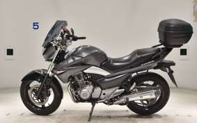 SUZUKI GSR250 2024