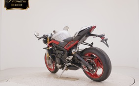 TRIUMPH STREET TRIPLE RX 2026