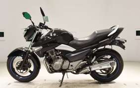 SUZUKI GSR250