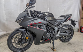 HONDA CBR650R E-Clutch 2025 RH17