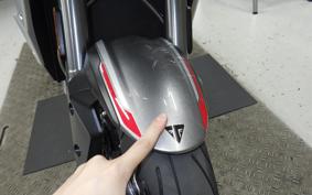 TRIUMPH STREET TRIPLE RS 2021