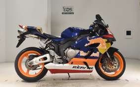 HONDA CBR1000RR 2004 SC57