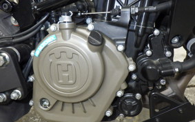 HUSQVARNA SVARTPILEN 125 2025