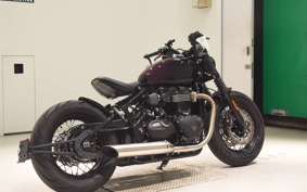 TRIUMPH BONNEVILLE BOBBER 2024