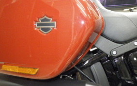 HARLEY FXLRST1920 2025