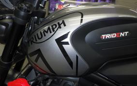 TRIUMPH TRIDENT 660 2023