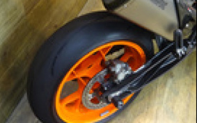 KTM 890 DUKE R 2021 TU940