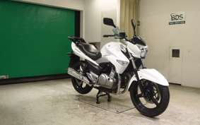 SUZUKI GSR250