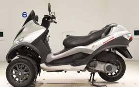 PIAGGIO MP3 250