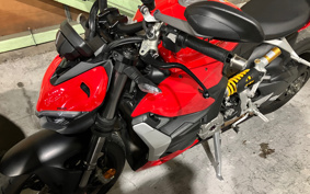 DUCATI  DUCATI  STREET  FIGHTER V2 2023 3F00