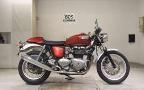 TRIUMPH THRUXTON 900 2004