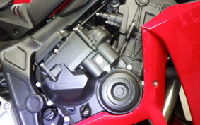 HONDA CBR650R E-Clutch 2025 RH17