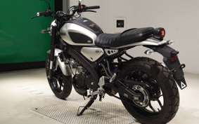 YAMAHA XSR125