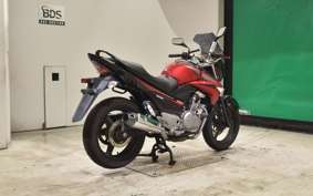 SUZUKI GSR250 2012