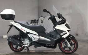 APRILIA SR MAX 125 ..