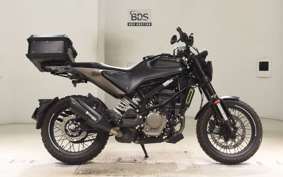 HUSQVARNA SVARTPILEN 125 2025