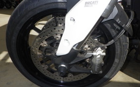 DUCATI HYPERSTRADA 820 2014