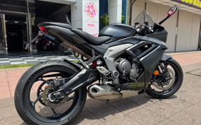 TRIUMPH DAYTONA 660 2024 LGL23U