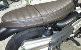 TRIUMPH STREET SCRAMBLER 2022