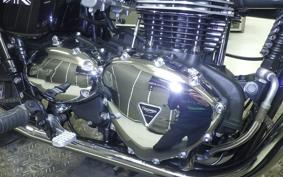 TRIUMPH BONNEVILLE T100 2016