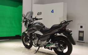 SUZUKI GSR250