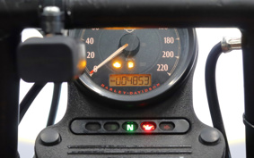 HARLEY XL883N 2016 LE2