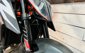 KTM 1290 SUPER DUKE R 2020 V3940