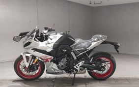 SUZUKI GSX-8R EM1AA