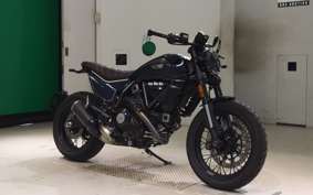 TRIUMPH SCRAMBLERナイトシフト 2024