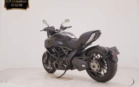 DUCATI DIAVEL 2015