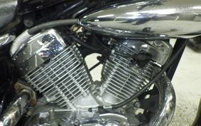SUZUKI INTRUDER 250 LC 2025 VJ51A