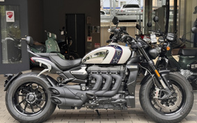 TRIUMPH ROCKET 3RI- BELL KU KNEE 2025 YBY2BJ
