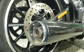 HARLEY FXSB 1580 2015