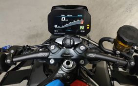 BMW M1000R 2024 0E81
