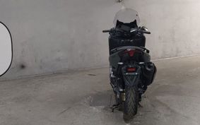 YAMAHA T-MAX 560 SJ19J