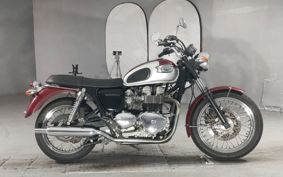 TRIUMPH BONNEVILLE TJ900T