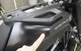 HUSQVARNA SVARTPILEN 125 1998