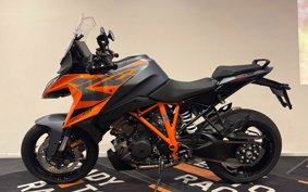 KTM 1290 SUPER DUKE GT V6940