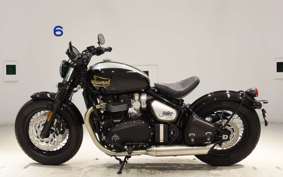 TRIUMPH BONNEVILLE BOBBER 2025