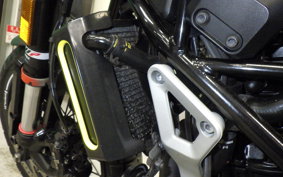 HUSQVARNA SVARTPILEN 401 2021