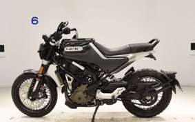 HUSQVARNA SVARTPILEN 401 2021