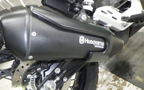 HUSQVARNA SVARTPILEN 401 2022