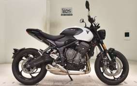 TRIUMPH TRIDENT 660 2026