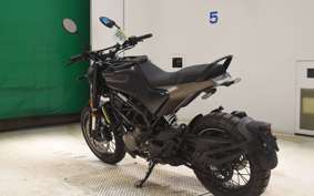 HUSQVARNA SVARTPILEN 125