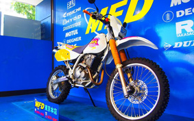 SUZUKI DR250 R SJ45A