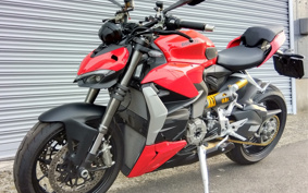 DUCATI STREET FIGHTER V2 2023